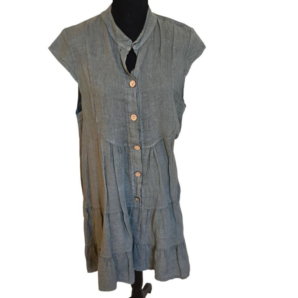 Sleeveless Tiered Button-Front Dress in Gray